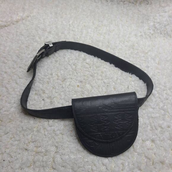 Nava Belt To-A-T Leather Belt with Tribal Embossed Pattern Belt Bag sz Small - Picture 1 of 6